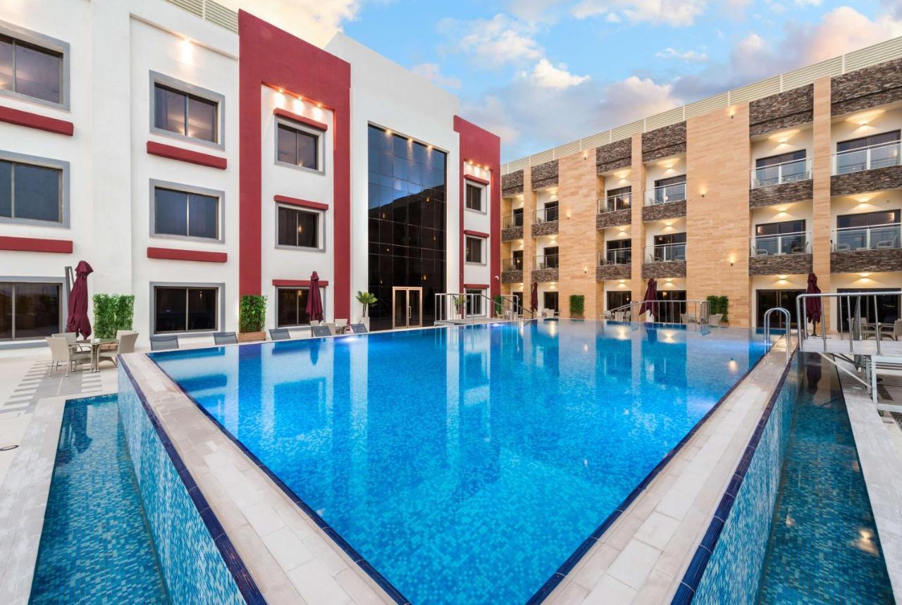 Best Western Plus Al Qurayyat City Center エクステリア 写真