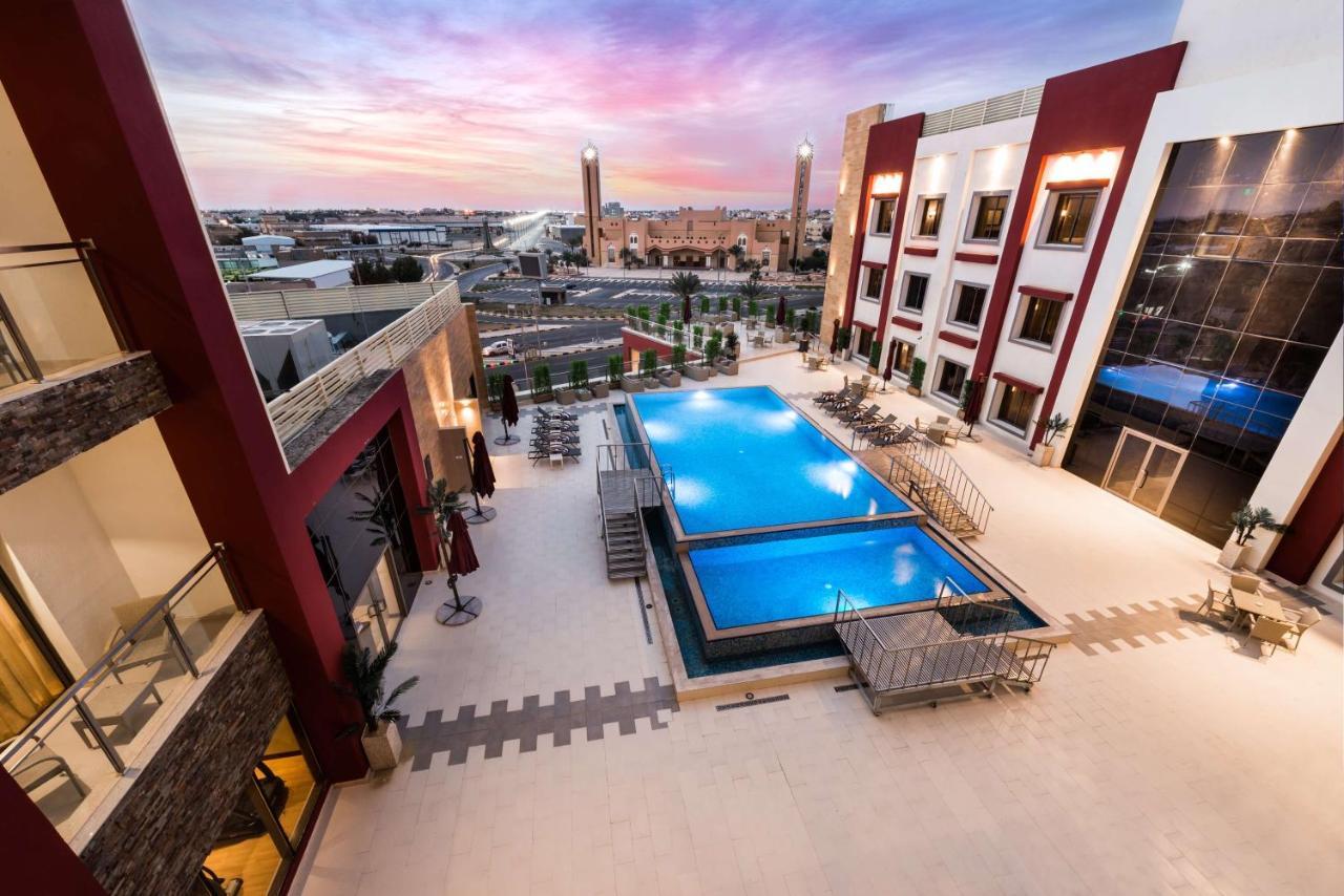 Best Western Plus Al Qurayyat City Center エクステリア 写真