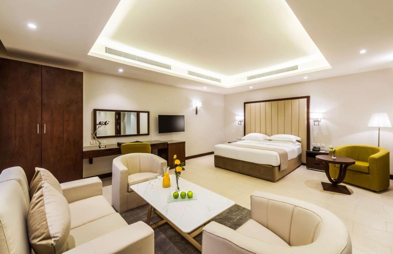 Best Western Plus Al Qurayyat City Center エクステリア 写真
