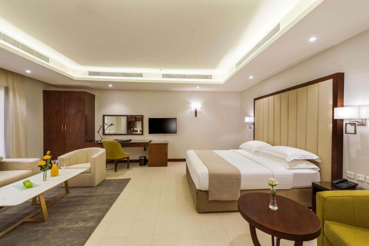 Best Western Plus Al Qurayyat City Center エクステリア 写真