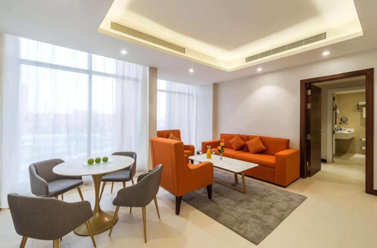 Best Western Plus Al Qurayyat City Center エクステリア 写真